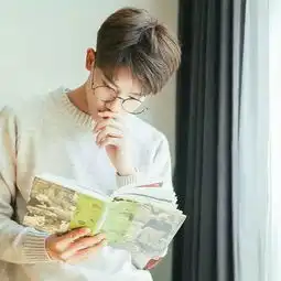 qq头像男生头像高冷盘腿