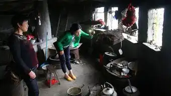孤寡老人花26万修活人墓内部机关重重