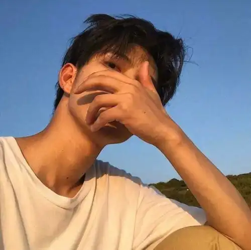 真人男生头像什么车需要备胎,破车,什么人需要备选,烂人