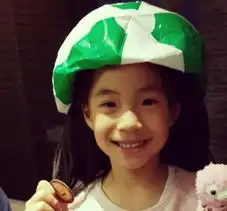 小s吐舌自拍称讨厌减肥小外甥抢镜