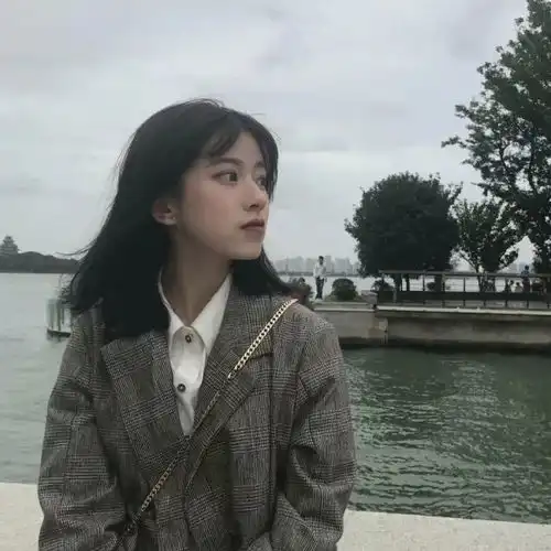 压抑绝望的男生头像冯清