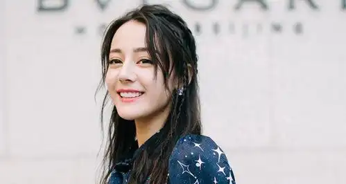 同样是换发色,热巴林允儿像芭比娃娃,杨幂却像换了个人