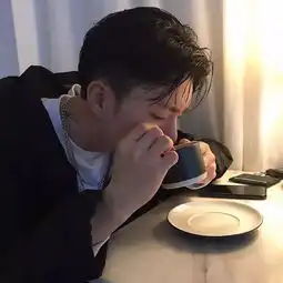 男生头像愿生活不拥挤