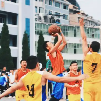 摆摊的篮球少年火了来看看他与体彩的不解之缘