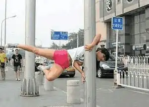 爆笑gif如何知道女孩是否喜欢你,看她收消息表情就知道