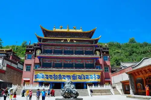 来西宁如果没去这个地方你就亏了,大塔包小塔,景色秀美